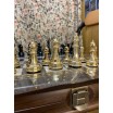 Coffret Echecs Noir/Nacre Pièces métal or/ noir